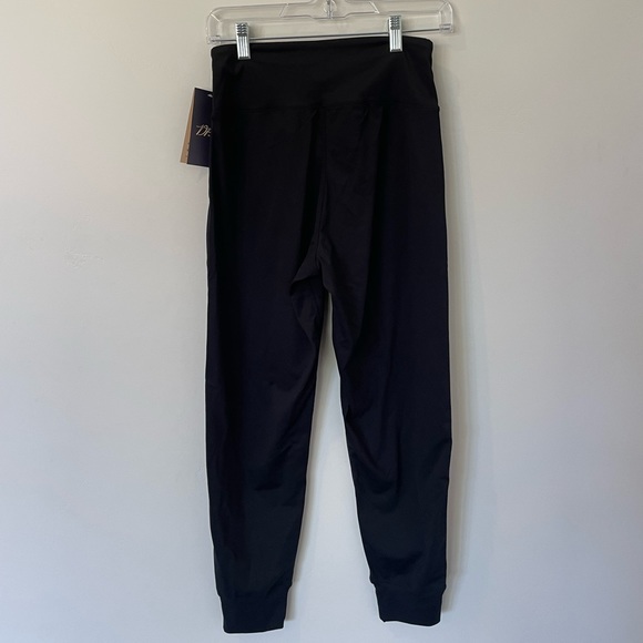 BRAND NEW BLACK WORKOUT LEGGINGS - Picture 6 of 8